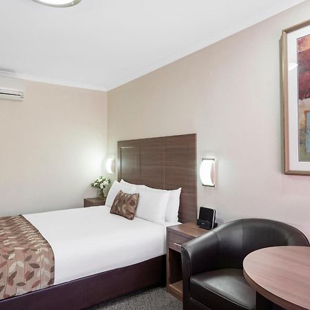 Garden City Hotel, Best Western Signature Collection Canberra Exterior photo