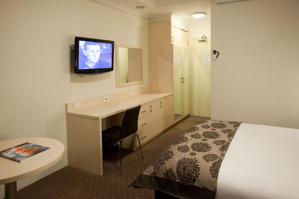 Garden City Hotel, Best Western Signature Collection Canberra Exterior photo