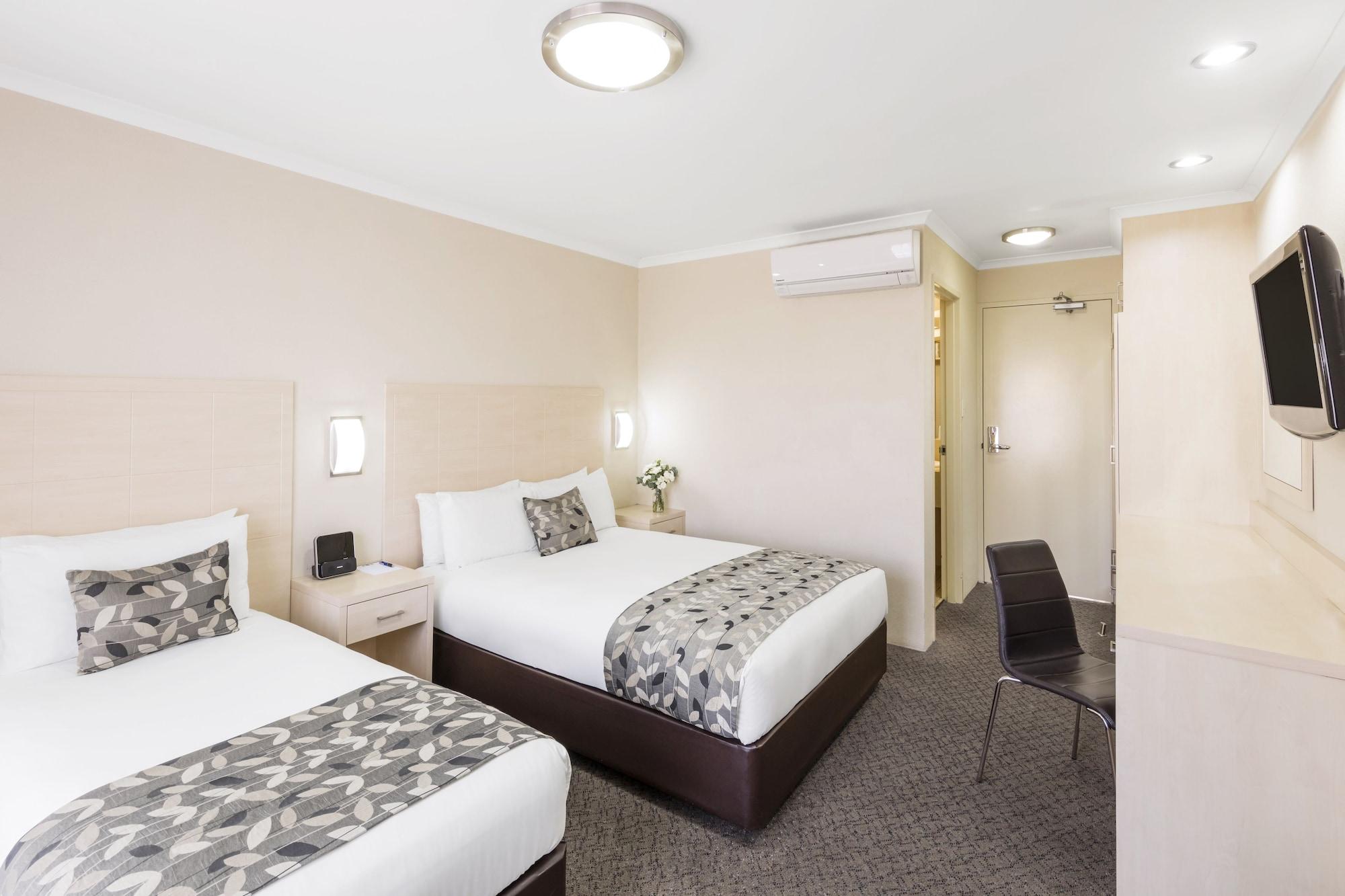 Garden City Hotel, Best Western Signature Collection Canberra Exterior photo