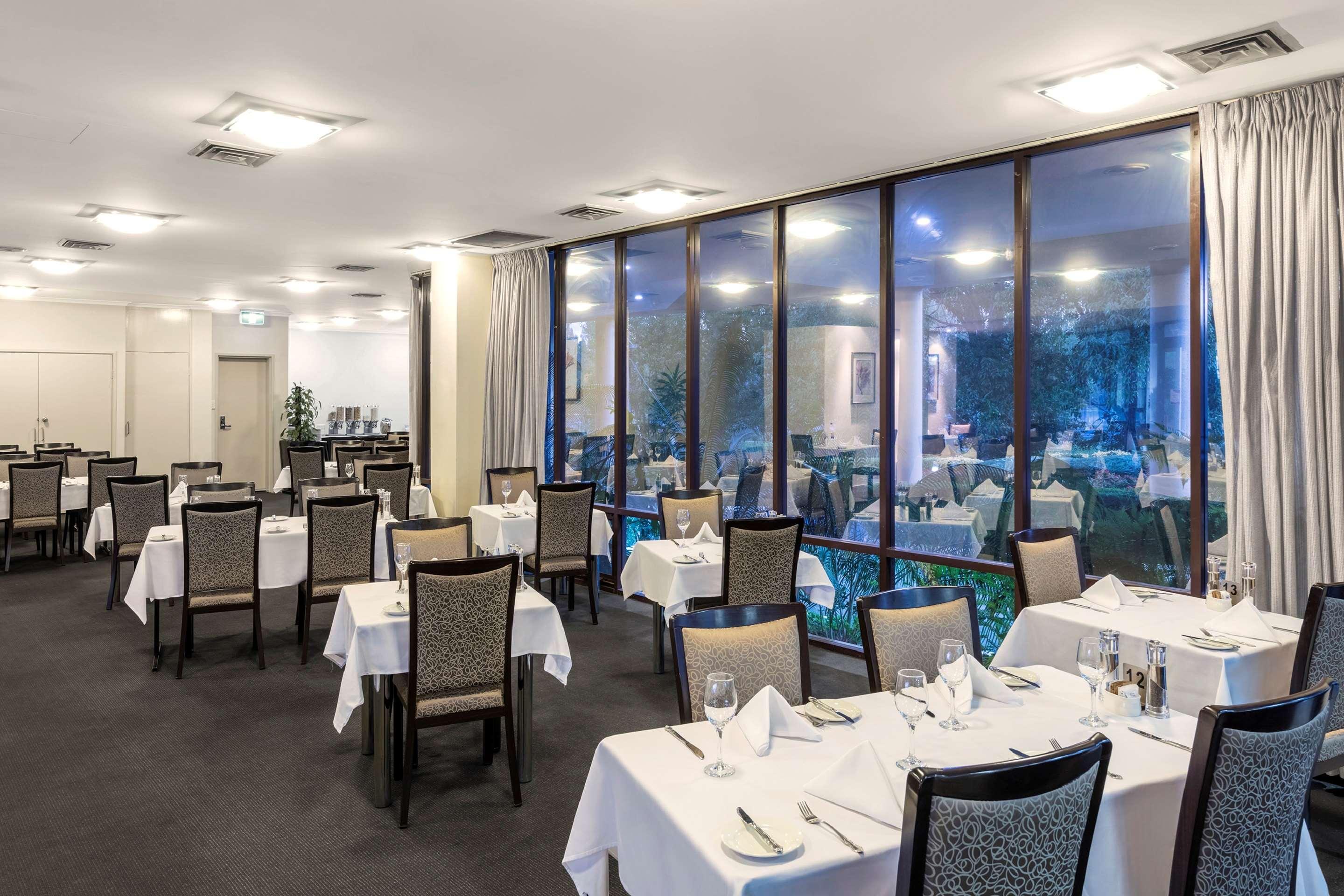 Garden City Hotel, Best Western Signature Collection Canberra Exterior photo
