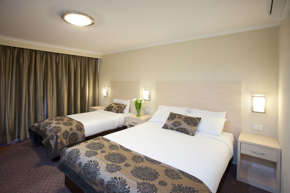 Garden City Hotel, Best Western Signature Collection Canberra Exterior photo