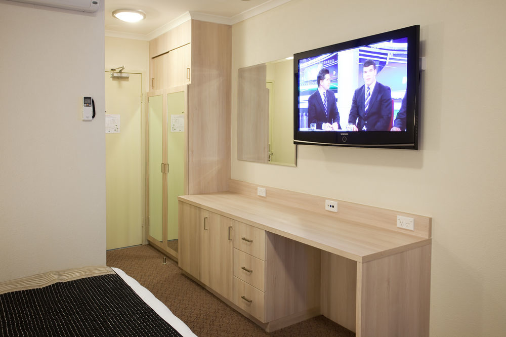 Garden City Hotel, Best Western Signature Collection Canberra Exterior photo