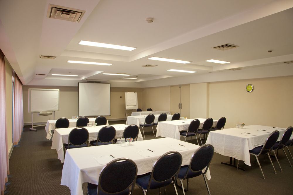 Garden City Hotel, Best Western Signature Collection Canberra Exterior photo